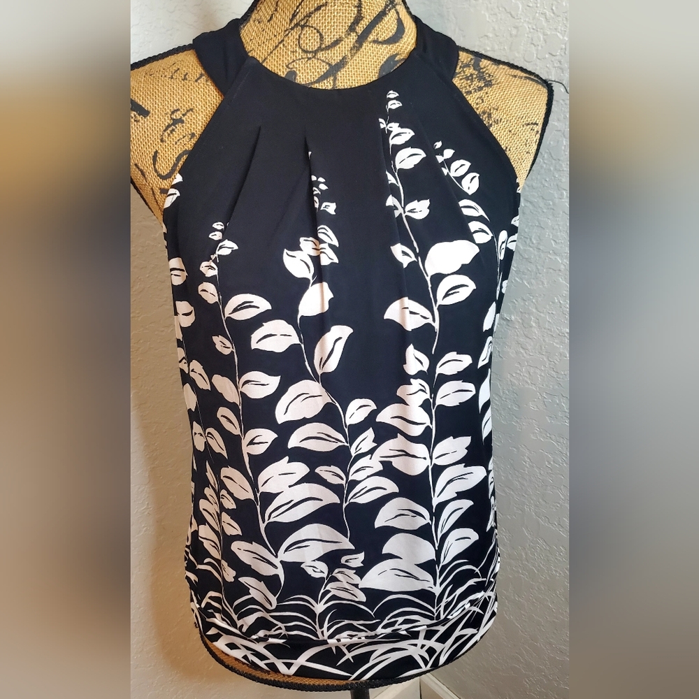 White House Black Market Black and White Leaf Tank Top